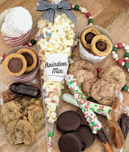 Load image into Gallery viewer, Mrs. Claus Cookie & Cocoa Platters