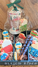 Load image into Gallery viewer, Mrs. Claus Cookie & Cocoa Platters