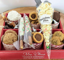 Load image into Gallery viewer, Mrs. Claus Cookie & Cocoa Platters
